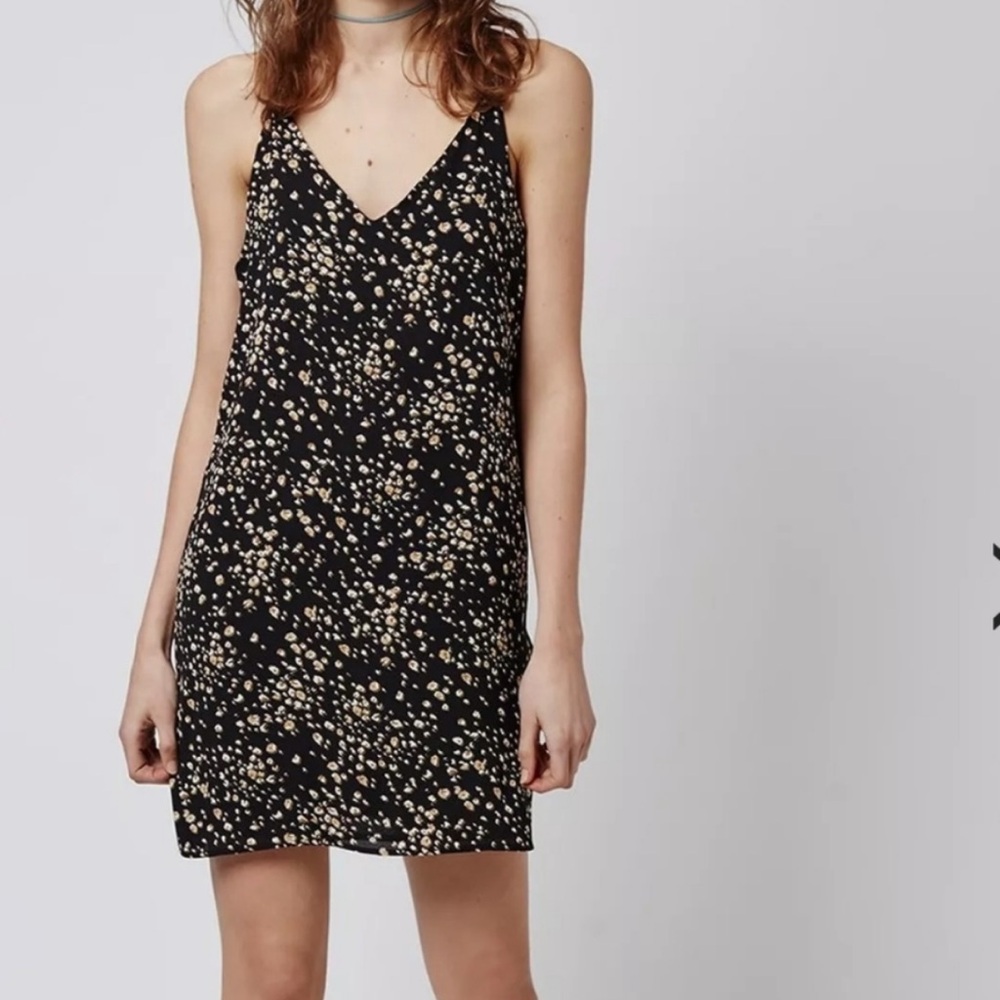 Like New! Topshop short black and yellow babydoll dress
Size 2